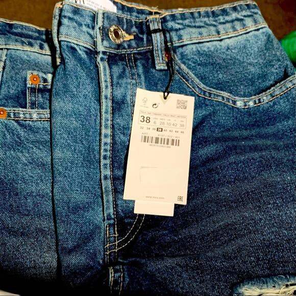 Zara Distressed High Waisted Dark Wash raw hem Denim Shorts Size 6 - Picture 5 of 6